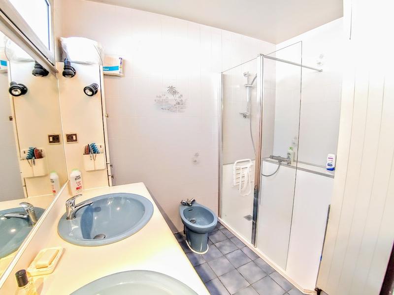 Maison - 570 m² - 8 pièces