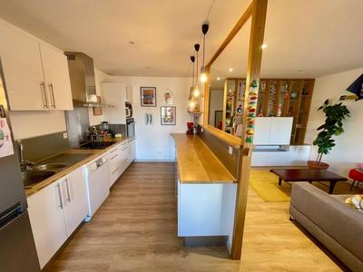 Appartement - 94 m² - 6 pièces