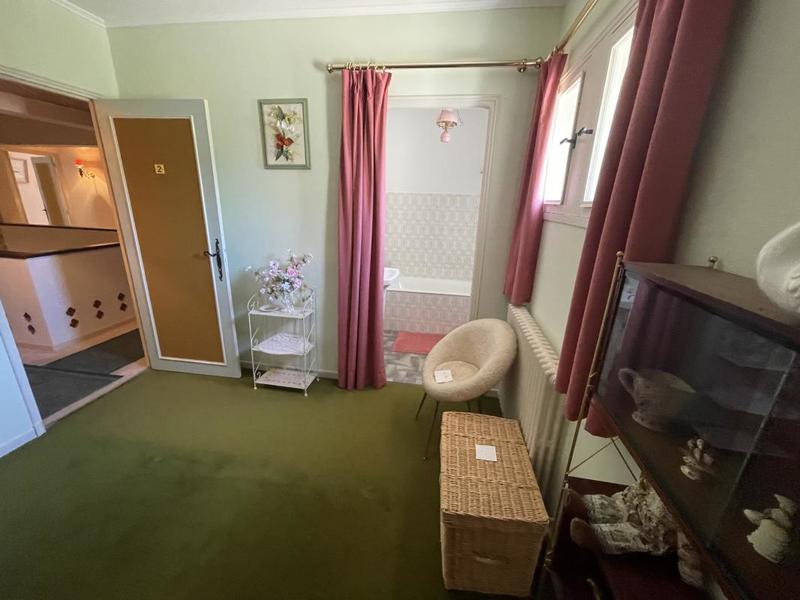 Maison - 258 m² - 9 pièces