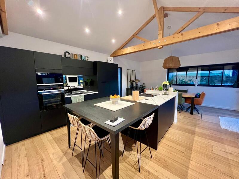 Maison - 182 m² - 5 pièces