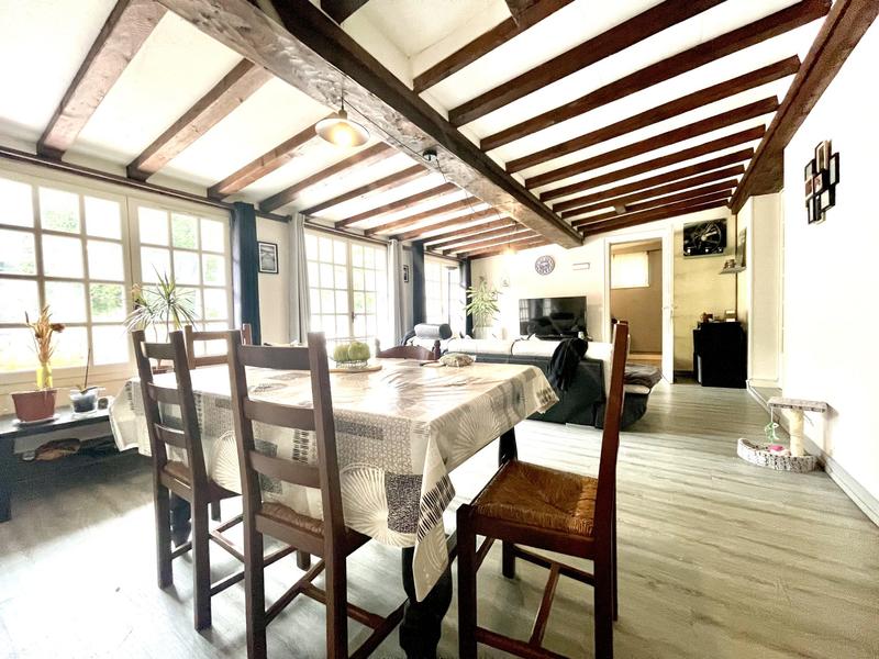 Maison - 163 m² - 7 pièces