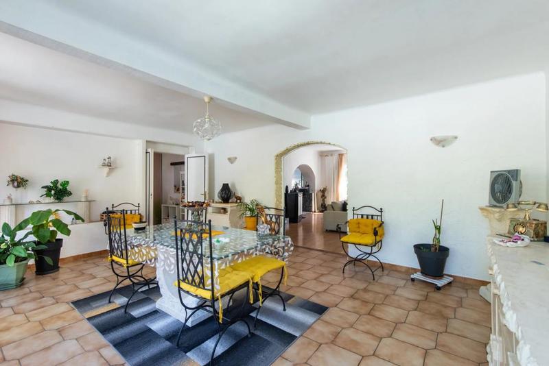 Villa - 280 m² - 11 pièces