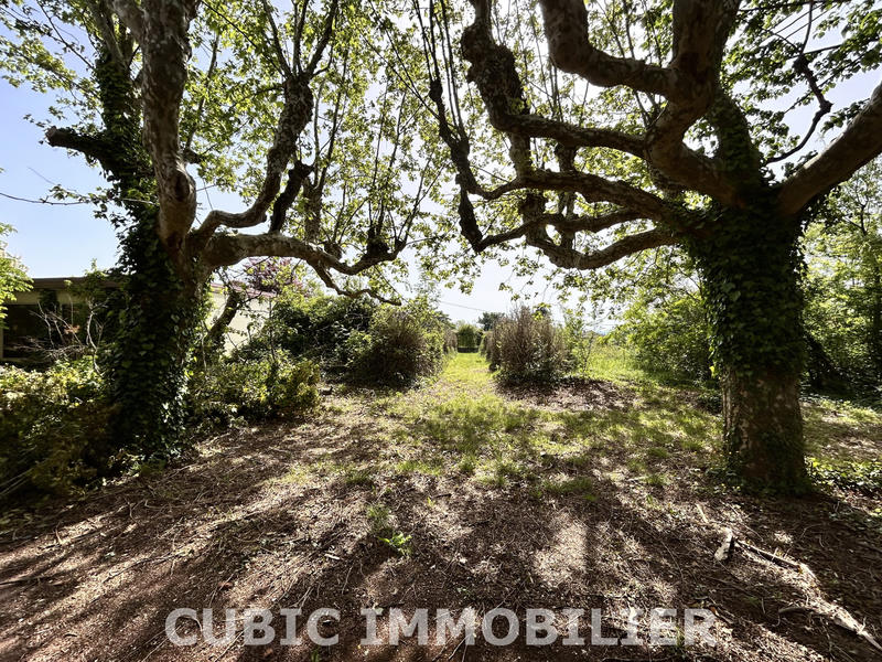 Propriété - 250 m² - 10 pièces