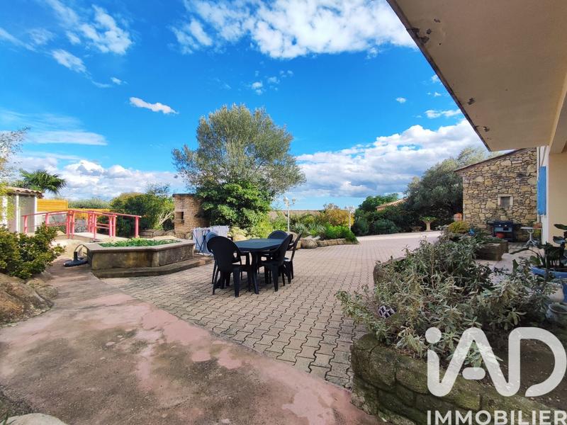 Maison - 215 m² - 9 pièces