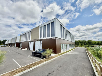 Entrepôt - 1 223 m²