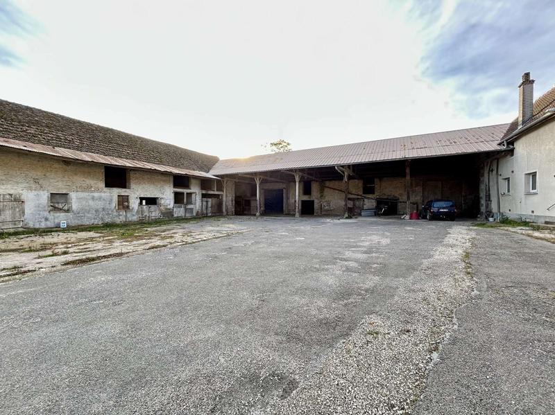 Maison traditionnelle - 200 m² - 8 pièces