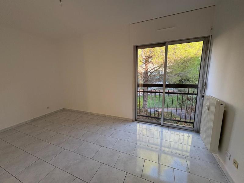 Appartement - 80 m² - 3 pièces