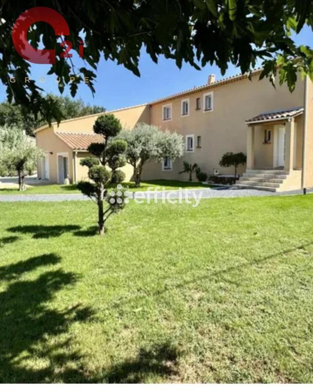 Maison - 203 m² - 7 pièces