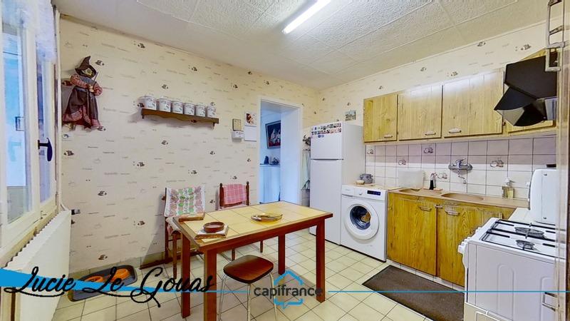 Maison - 225 m² - 8 pièces