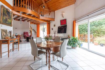 Maison - 145 m² - 6 pièces