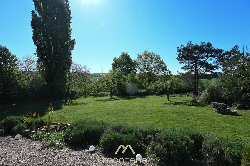 Bastide - 1 000 m² - 17 pièces