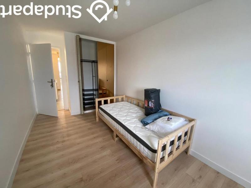 Chambre - 11 m² - 1 pièce