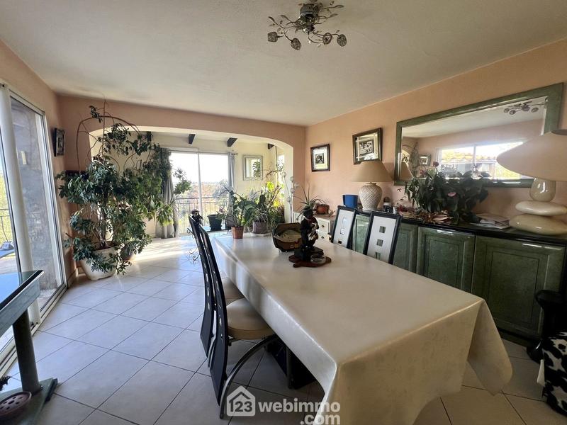 Maison - 339 m² - 12 pièces