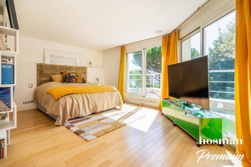 Maison - 595 m² - 8 pièces