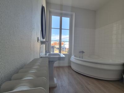 Appartement - 84 m² - 4 pièces