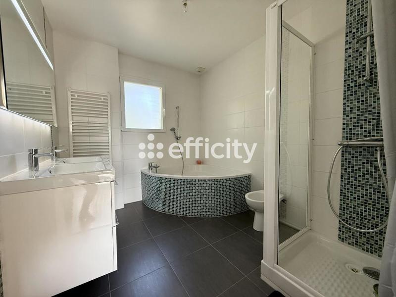 Pavillon - 134 m² - 6 pièces