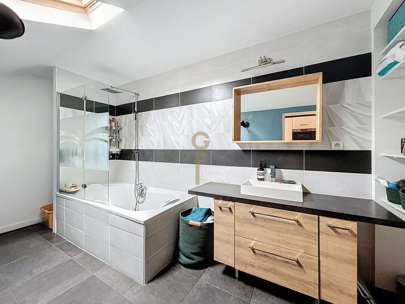 Maison - 85 m² - 4 pièces