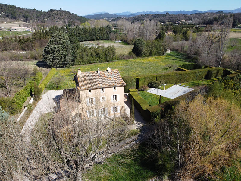 Maison - 200 m² - 7 pièces