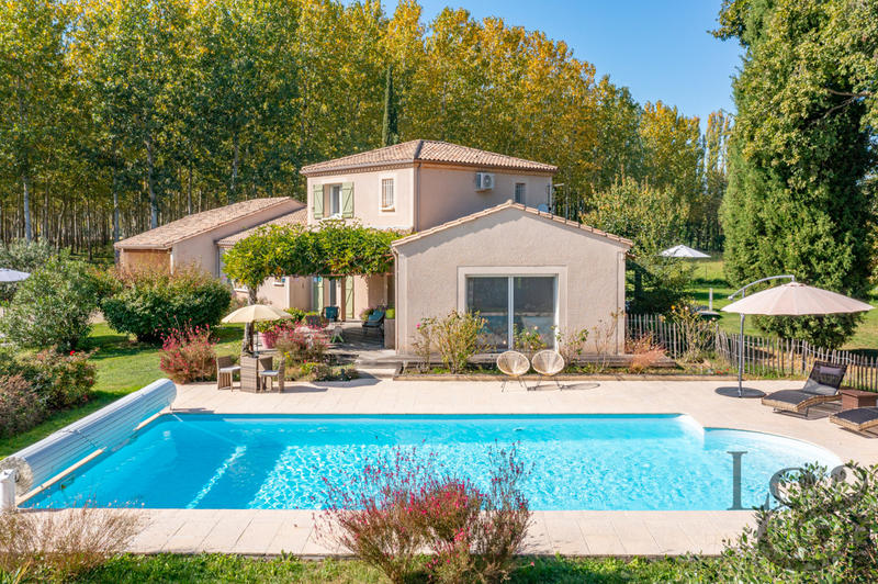 Maison - 182 m² - 7 pièces