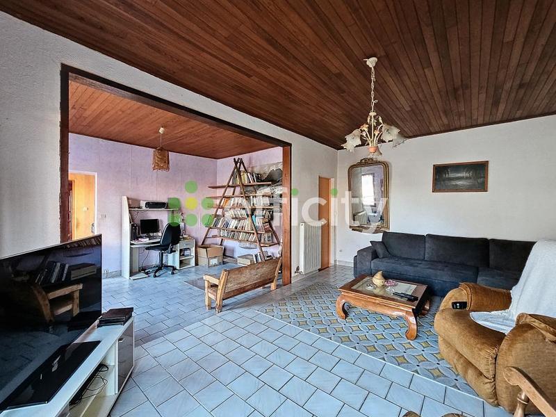 Maison - 200 m² - 7 pièces