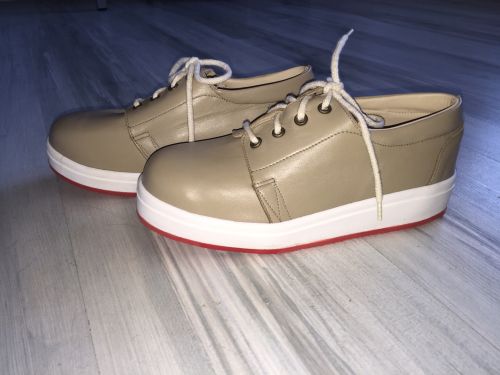 Les Pieds Dans l'Eau