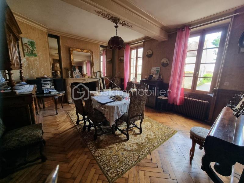 Demeure - 250 m² - 7 pièces