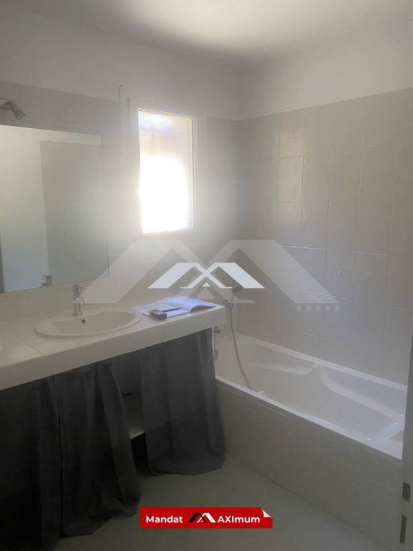 Maison - 202 m² - 6 pièces