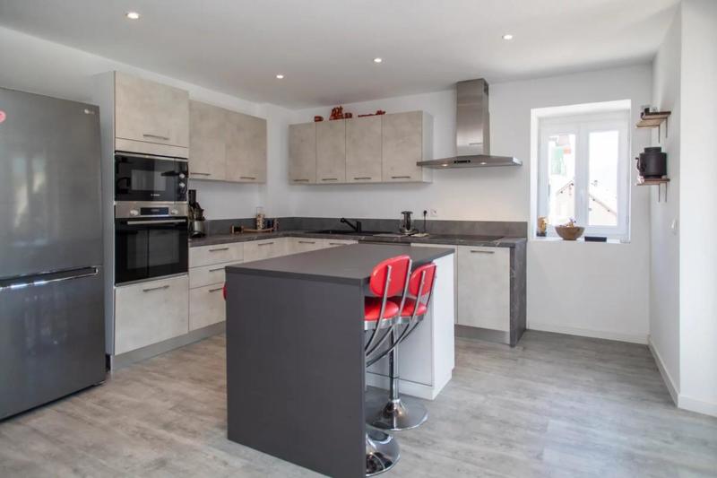 Appartement - 99 m² - 4 pièces