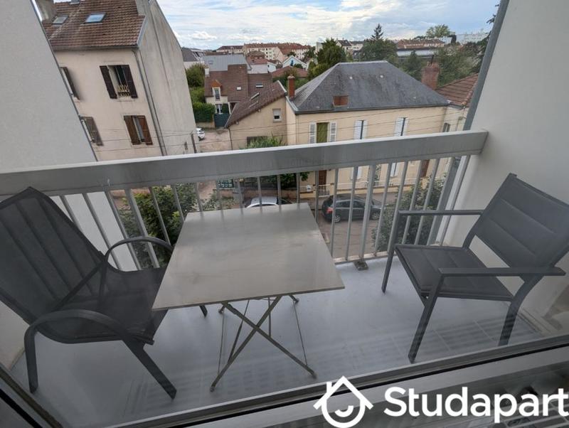 Chambre - 13 m² - 1 pièce