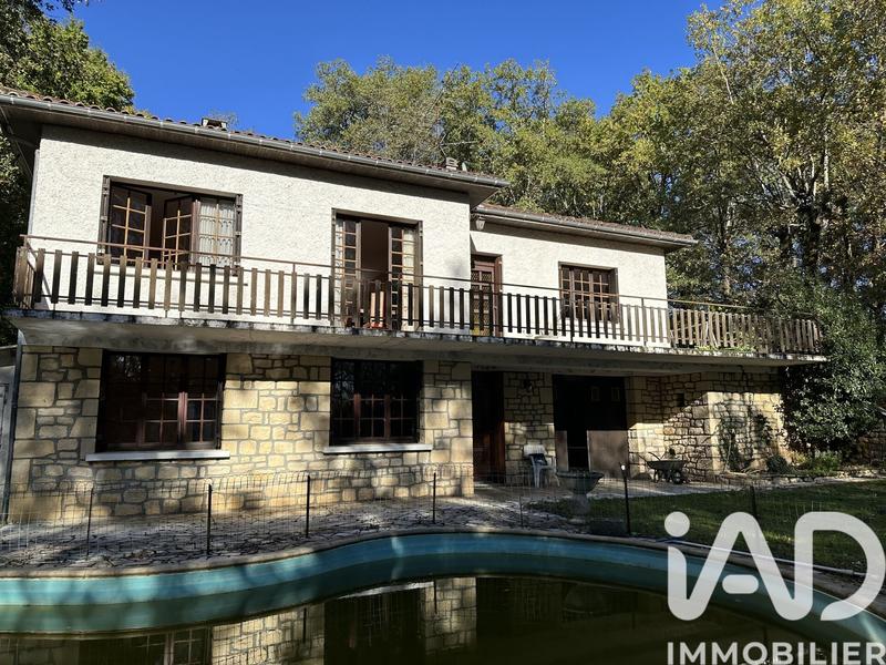 Maison - 230 m² - 6 pièces