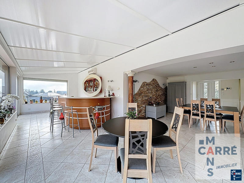 Maison - 237 m² - 8 pièces