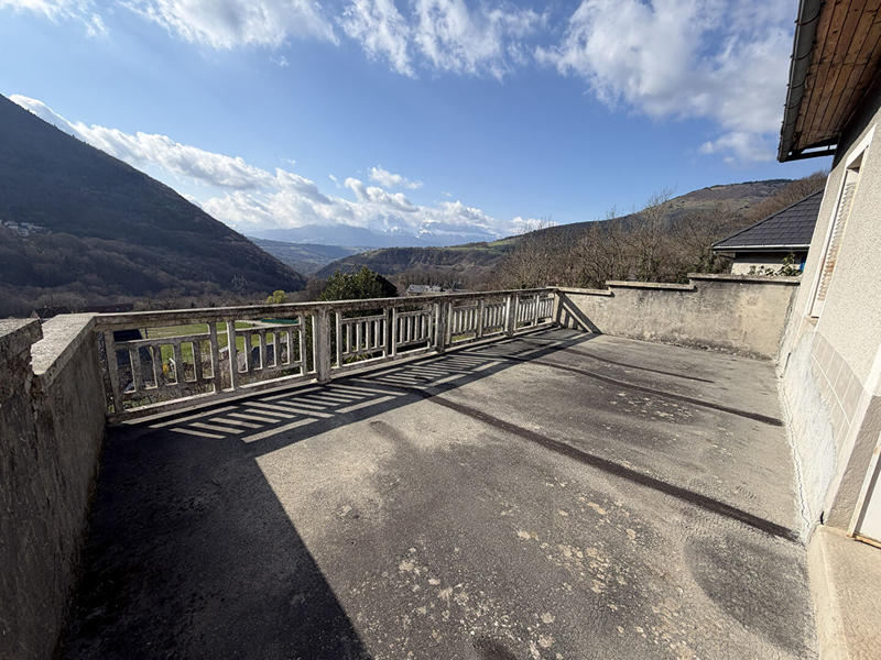 Corps de ferme - 218 m² - 9 pièces