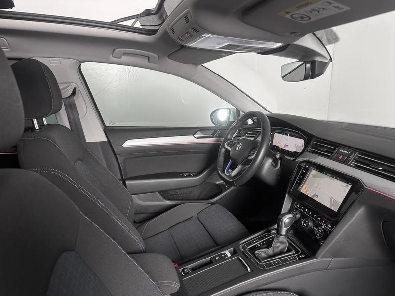 Volkswagen Passat Sw Gte 218ch Dsg Hybride Rechargeable Ja18 T.O Digital Cockpit Regul Acc Camera 3d