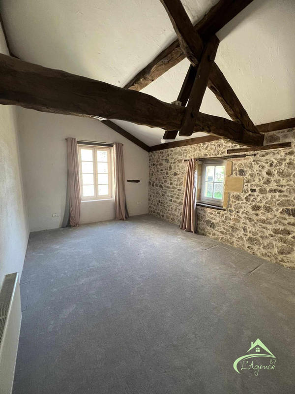 Maison traditionnelle - 187 m² - 6 pièces