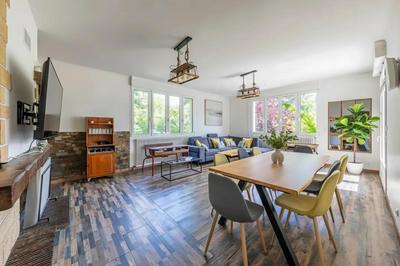 Maison - 237 m² - 7 pièces