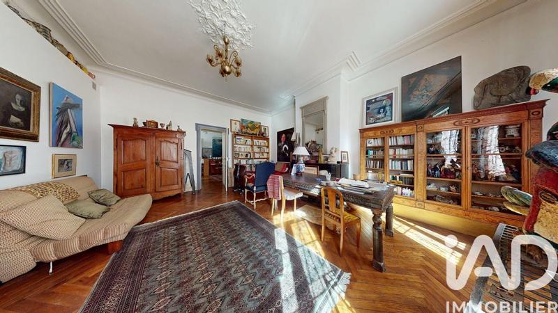 Maison - 328 m² - 10 pièces