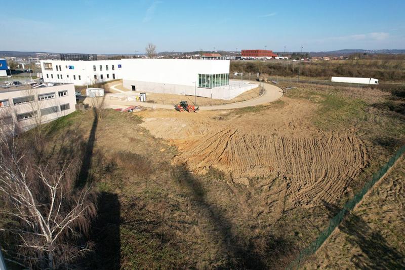 Terrain industriel - 2 157 m²