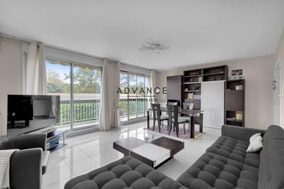 Appartement - 100 m² - 5 pièces