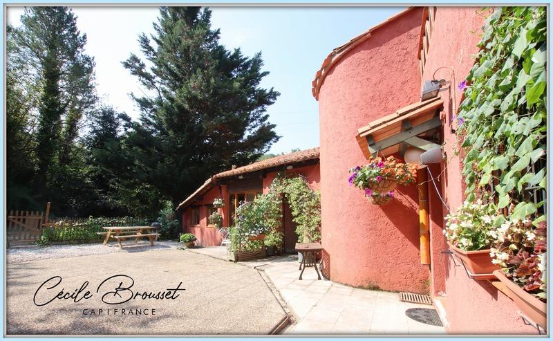 Mas - 274 m² - 10 pièces