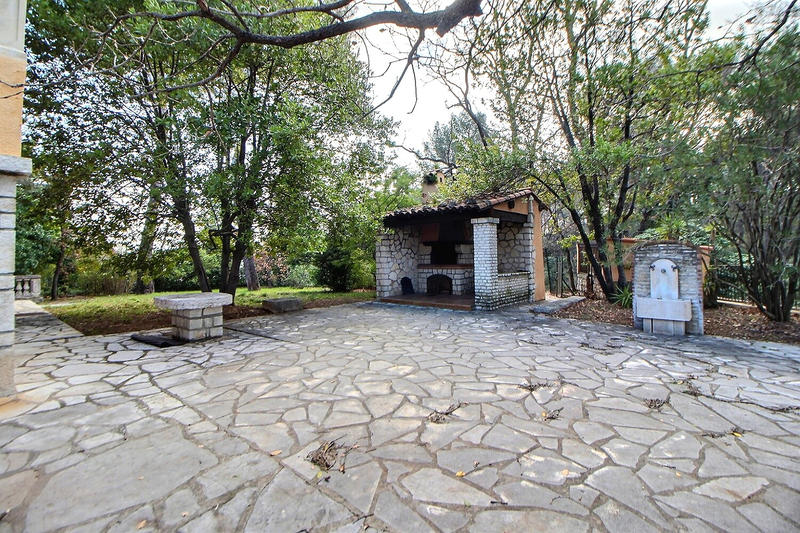 Maison - 200 m² - 7 pièces