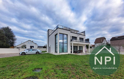 Maison contemporaine - 248 m² - 7 pièces