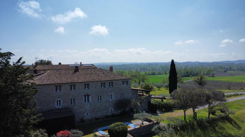 Maison - 335 m² - 15 pièces