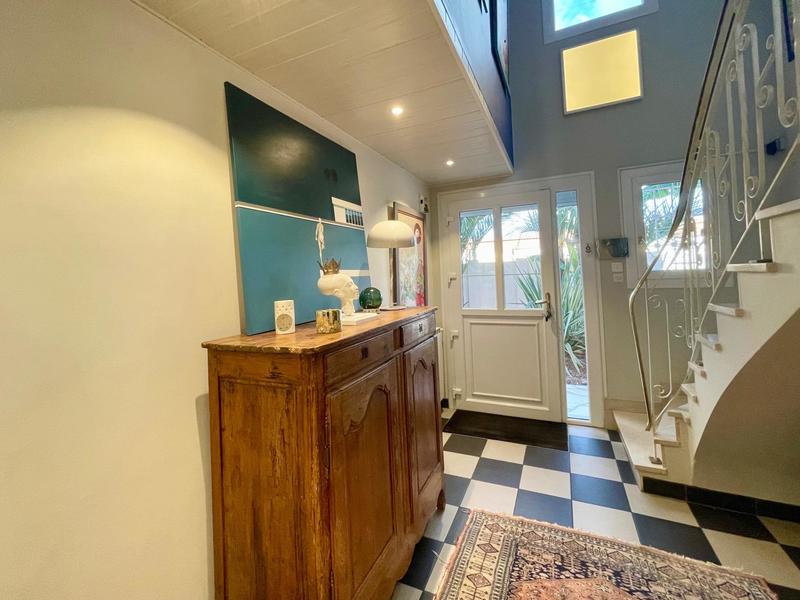 Villa - 193 m² - 8 pièces