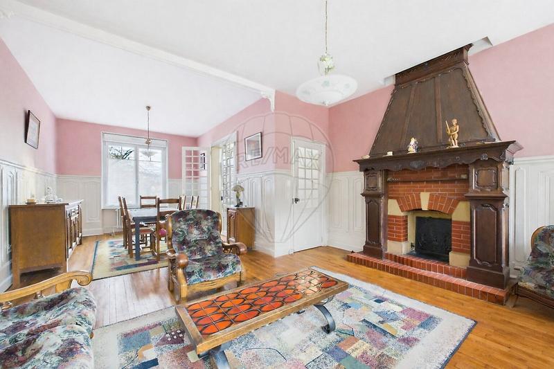 Maison - 210 m² - 10 pièces