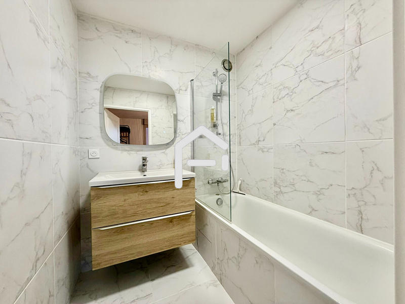 Appartement - 80 m² - 4 pièces