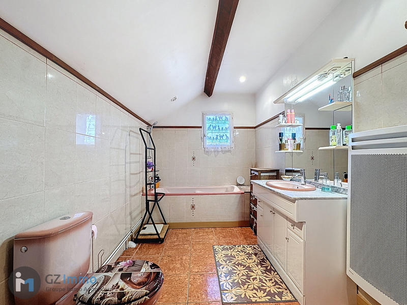 Maison - 98 m² - 6 pièces