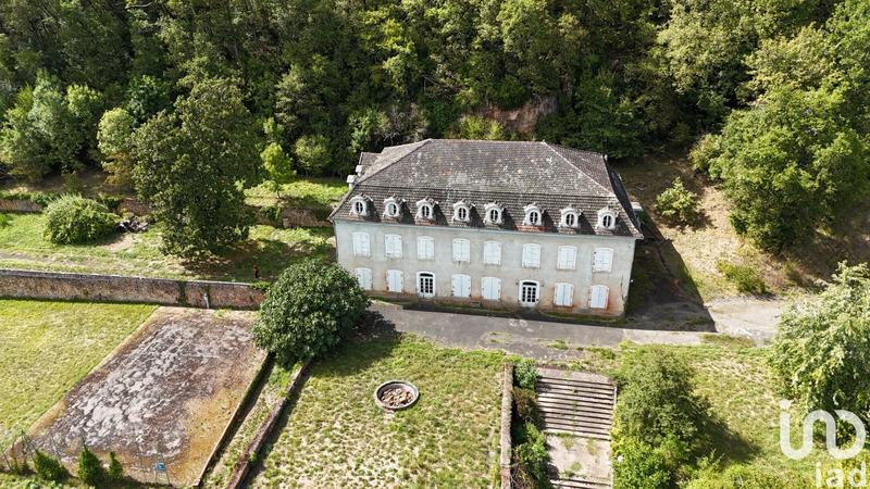 Maison - 800 m² - 11 pièces