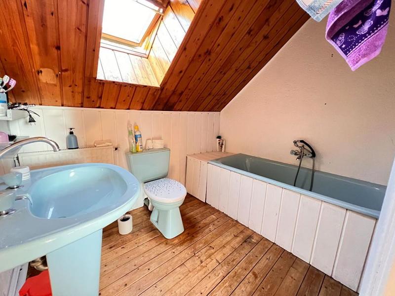 Propriété - 213 m² - 6 pièces