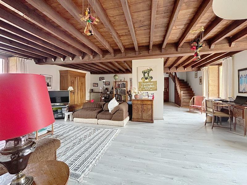 Maison - 350 m² - 12 pièces