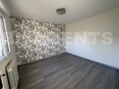 Maison traditionnelle - 96 m² - 5 pièces